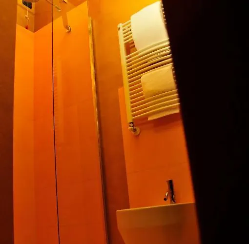 מלון Ai Lecci In Centro 3*